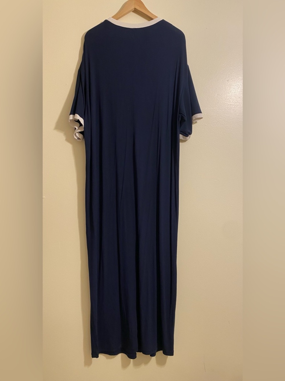 SKIMS  Relaxed Navy Short-Sleeve Maxi Dress with Contrast Trim. Size XL - Picture 2 of 8